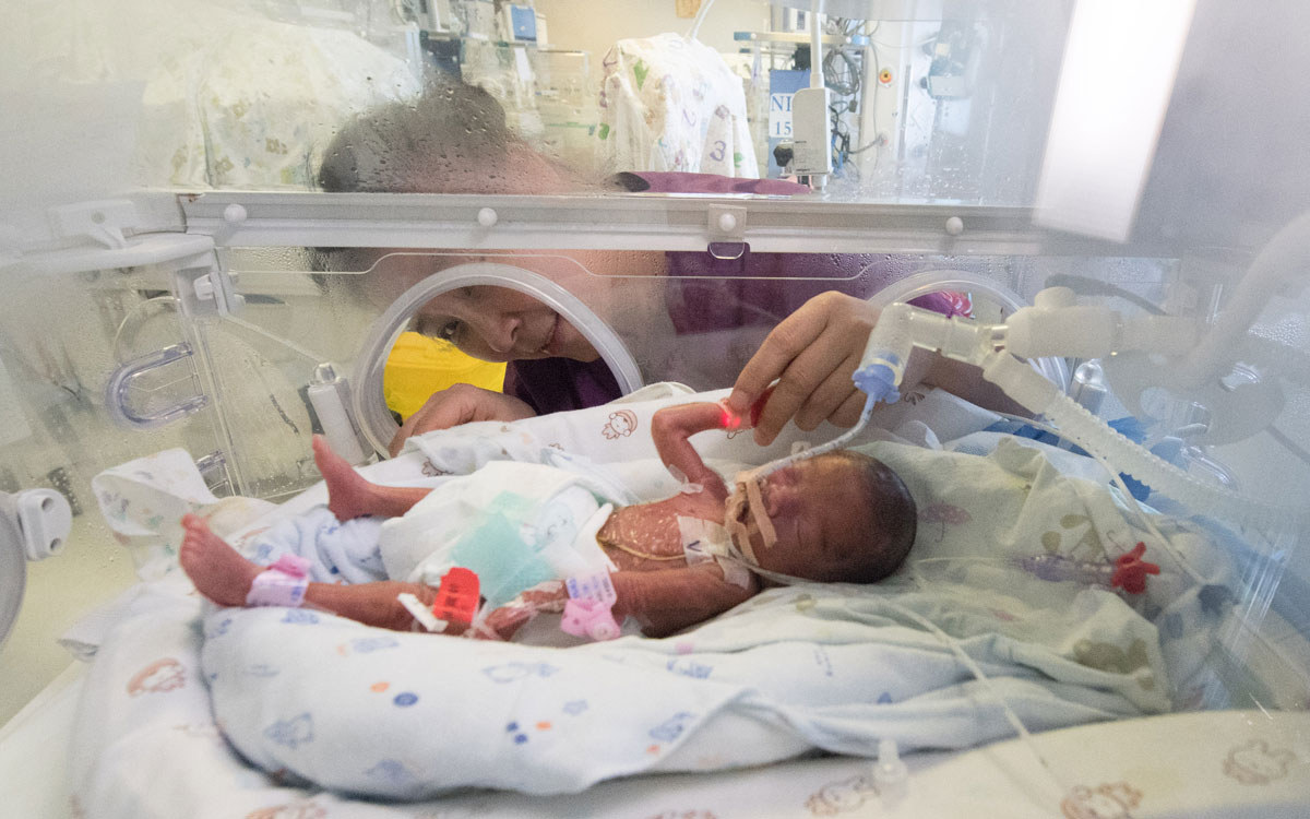Donor breastmilk for premature babies